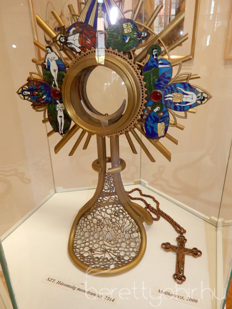 Ünnepi kiállításmegnyitó és kenyérszentelés 33